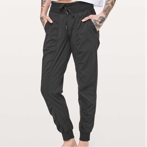 Lululemon Dance Studio Joggers Women's Size 4 Black Medium Rise Pants